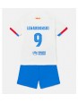 Otroški Nogometna dresi replika Barcelona Robert Lewandowski #9 Gostujoči 2023-24 Kratek rokav (+ hlače)